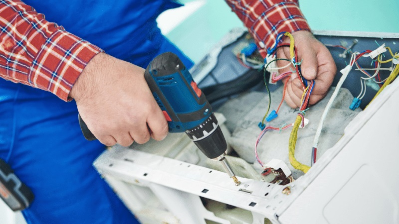 Esenyurt ECA ECA çamaşır makinesi kart tamiri – Su almama arızası orijinal parça ile giderildi. - Teknik servis örneği